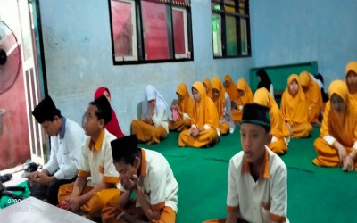 Suasana memperingati Lahirnya Pancasila MTS NURUL HUDA PANARUKAN